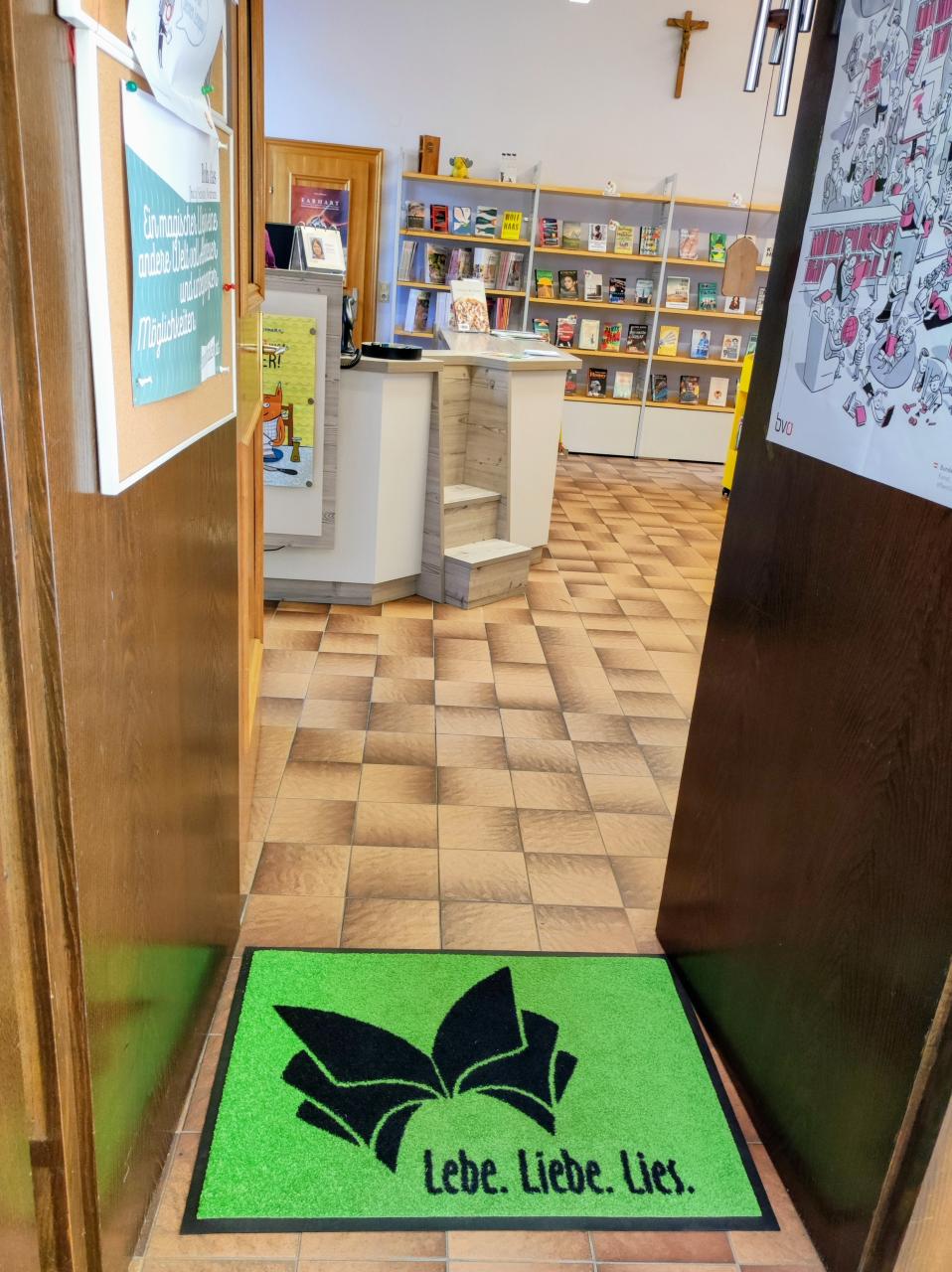 Blick durch die Eingangstür